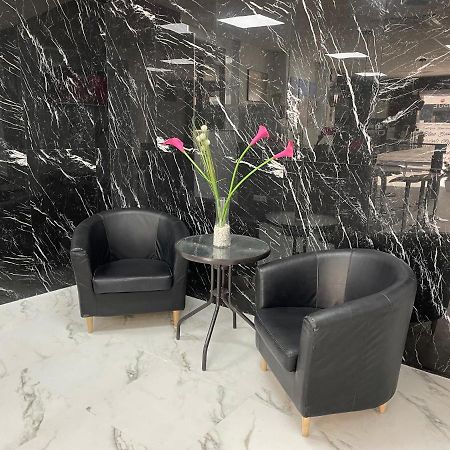 Hostal Boutique Bbb Auto Check In Бенідорм Екстер'єр фото