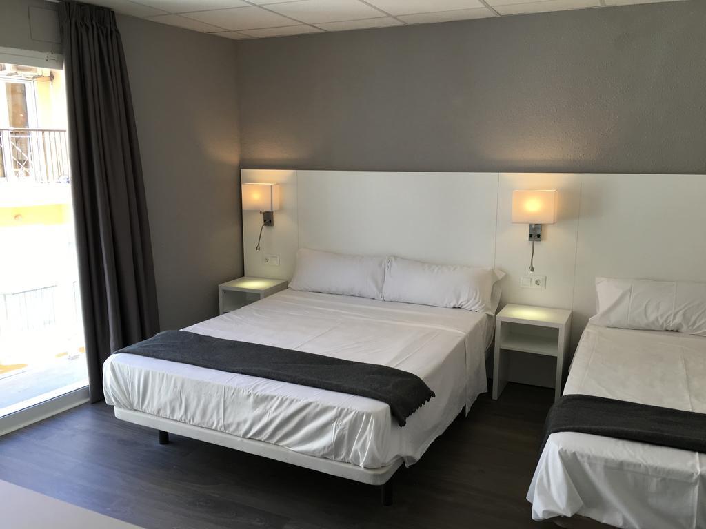 Hostal Boutique Bbb Auto Check In Бенідорм Екстер'єр фото