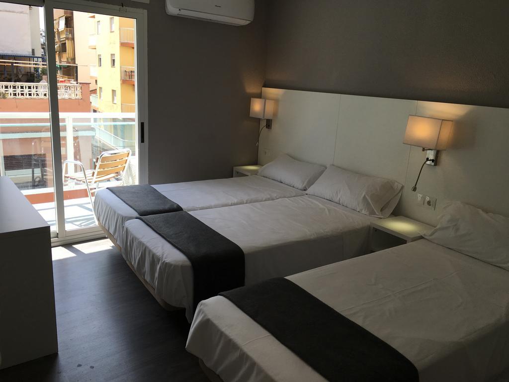 Hostal Boutique Bbb Auto Check In Бенідорм Екстер'єр фото