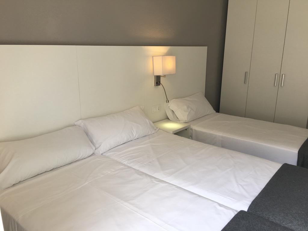 Hostal Boutique Bbb Auto Check In Бенідорм Екстер'єр фото