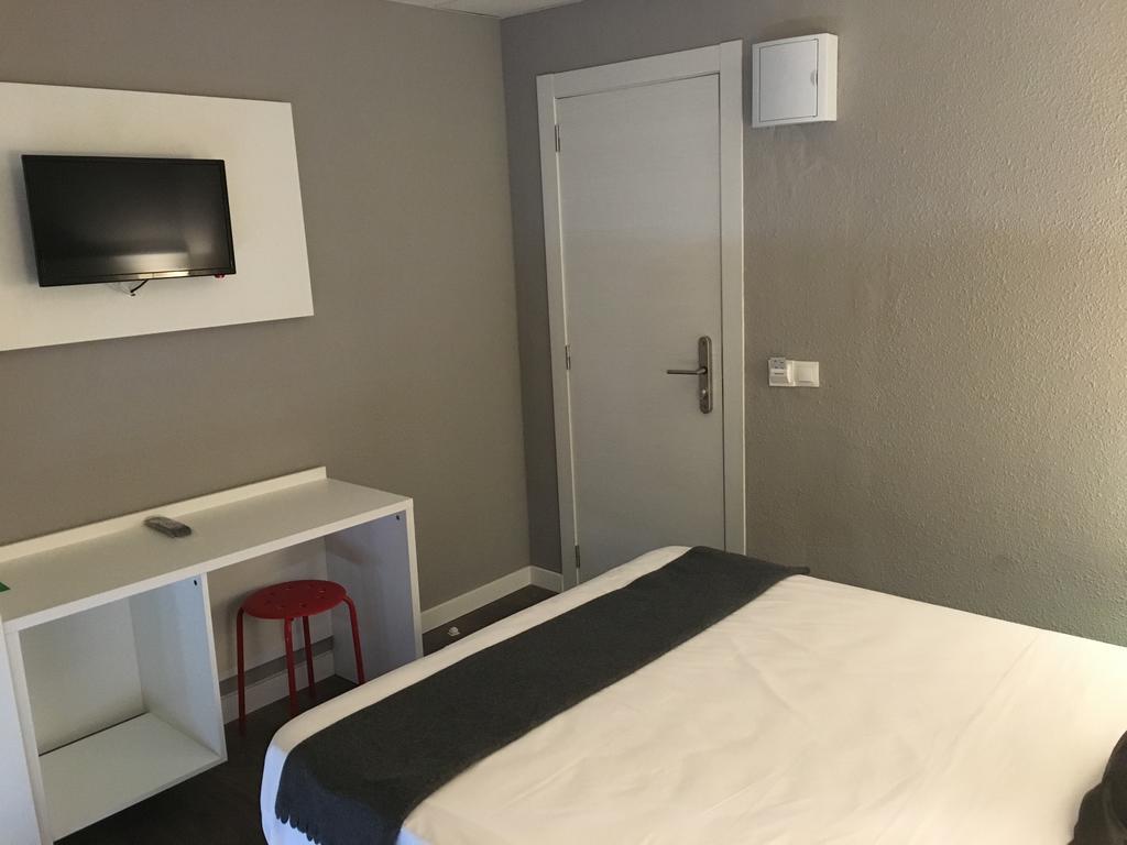 Hostal Boutique Bbb Auto Check In Бенідорм Екстер'єр фото